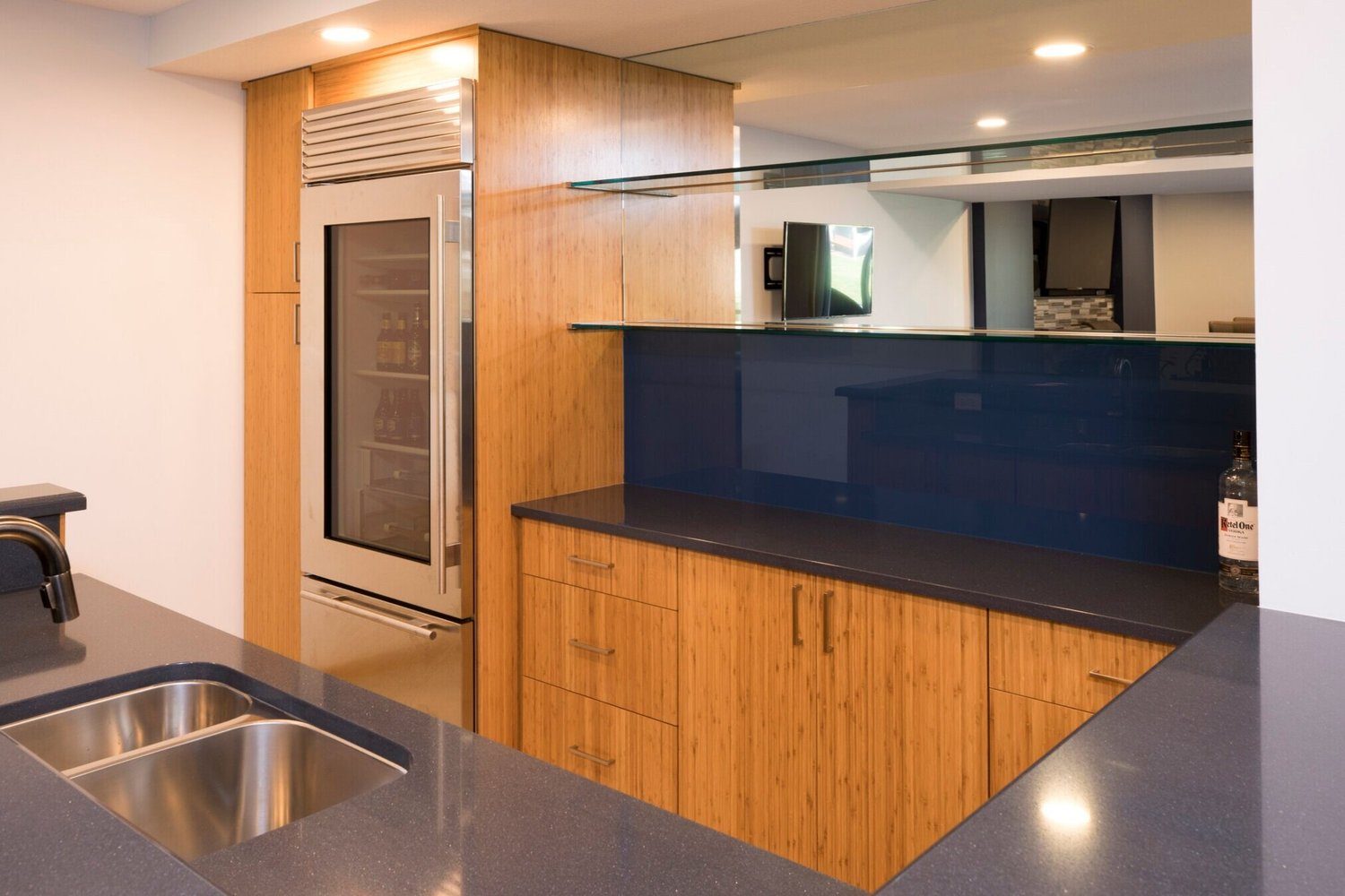 Back-painted glass backsplash